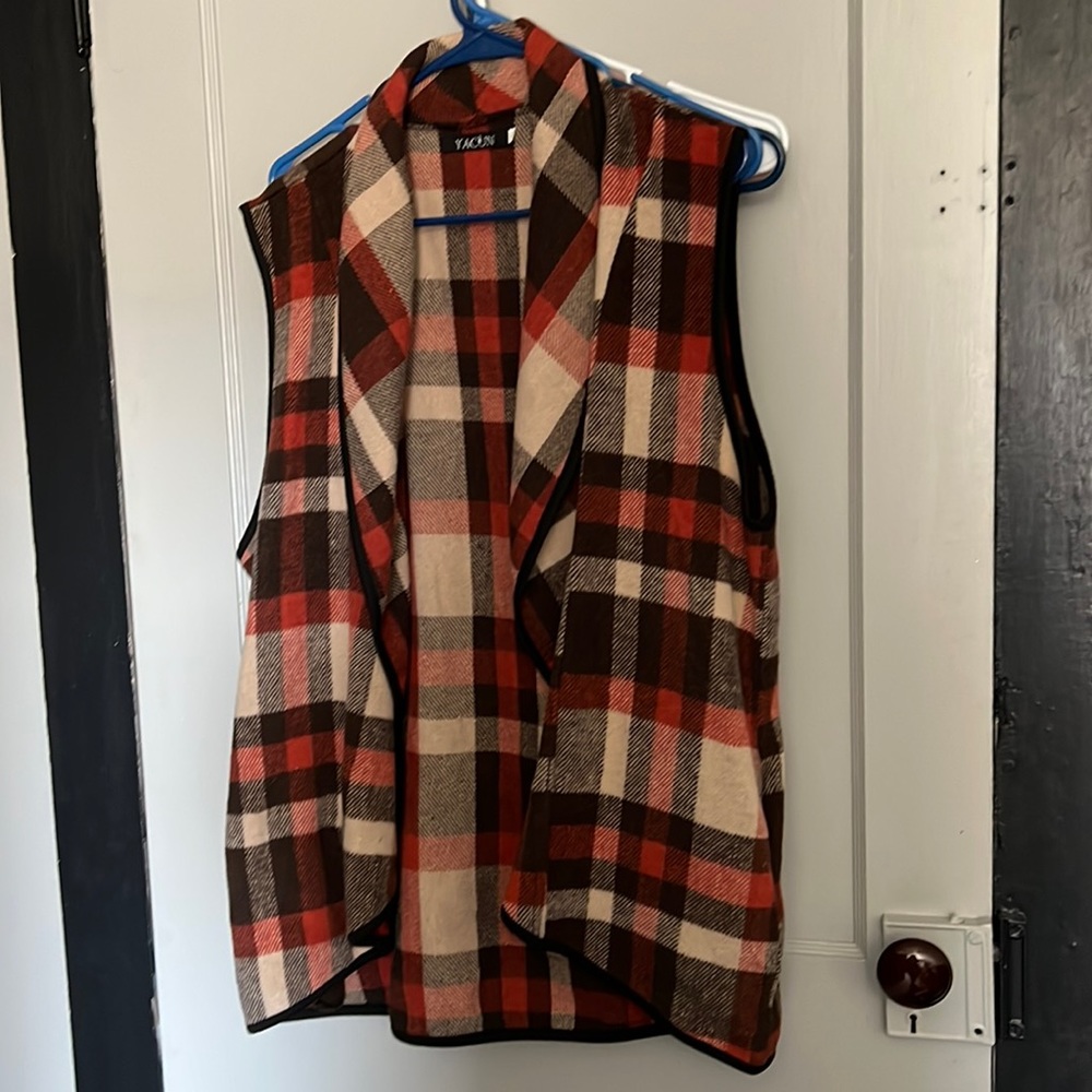 Women’s vest with pockets